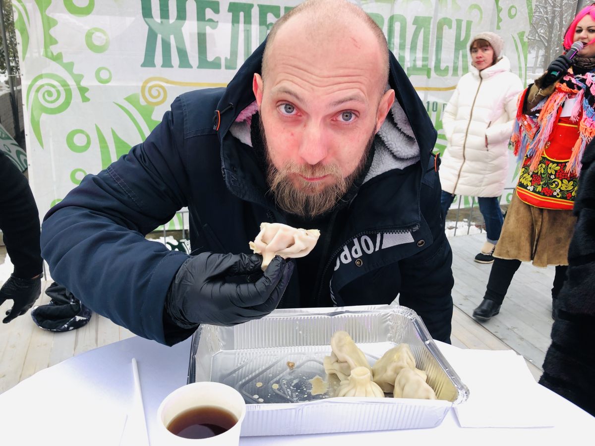 7 порций хинкали съел на скорость Александр Трофименко в Железноводске 7 порций хинкали съел на скорость Александр Трофименко в Железноводске