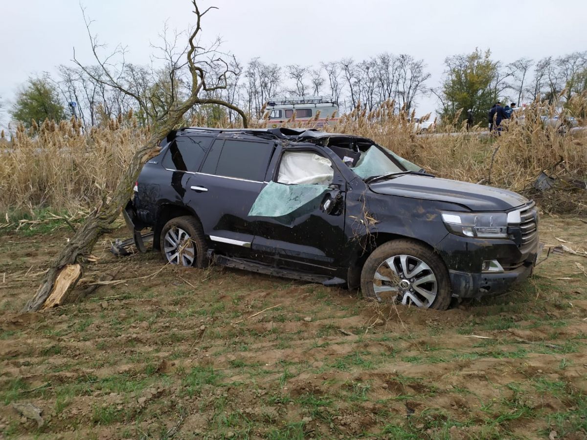 На Ставрополье в ДТП водитель получил переломы ног и ребер На Ставрополье в ДТП водитель получил переломы ног и ребер