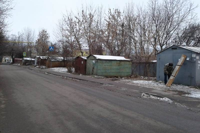 Незаконно построенные ларьки, гаражи и кафе сносят в Пятигорске