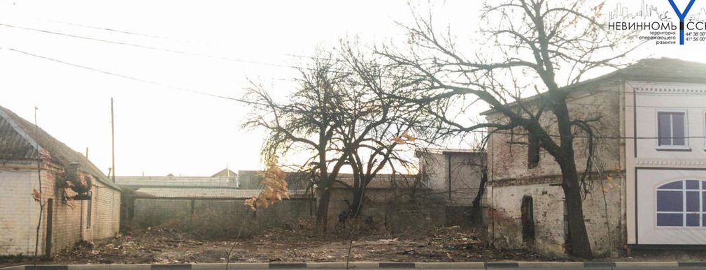 В районе железнодорожного вокзала Невинномысска снесли два здания