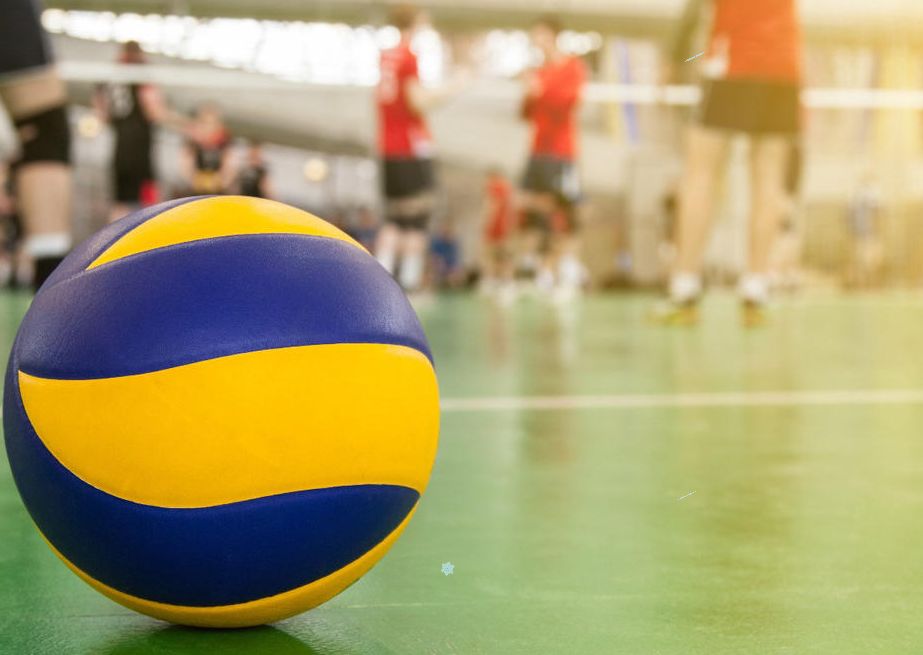 Соревнования волейбольной лиги впервые стартовали в Невинномысске Соревнования волейбольной лиги впервые стартовали в Невинномысске