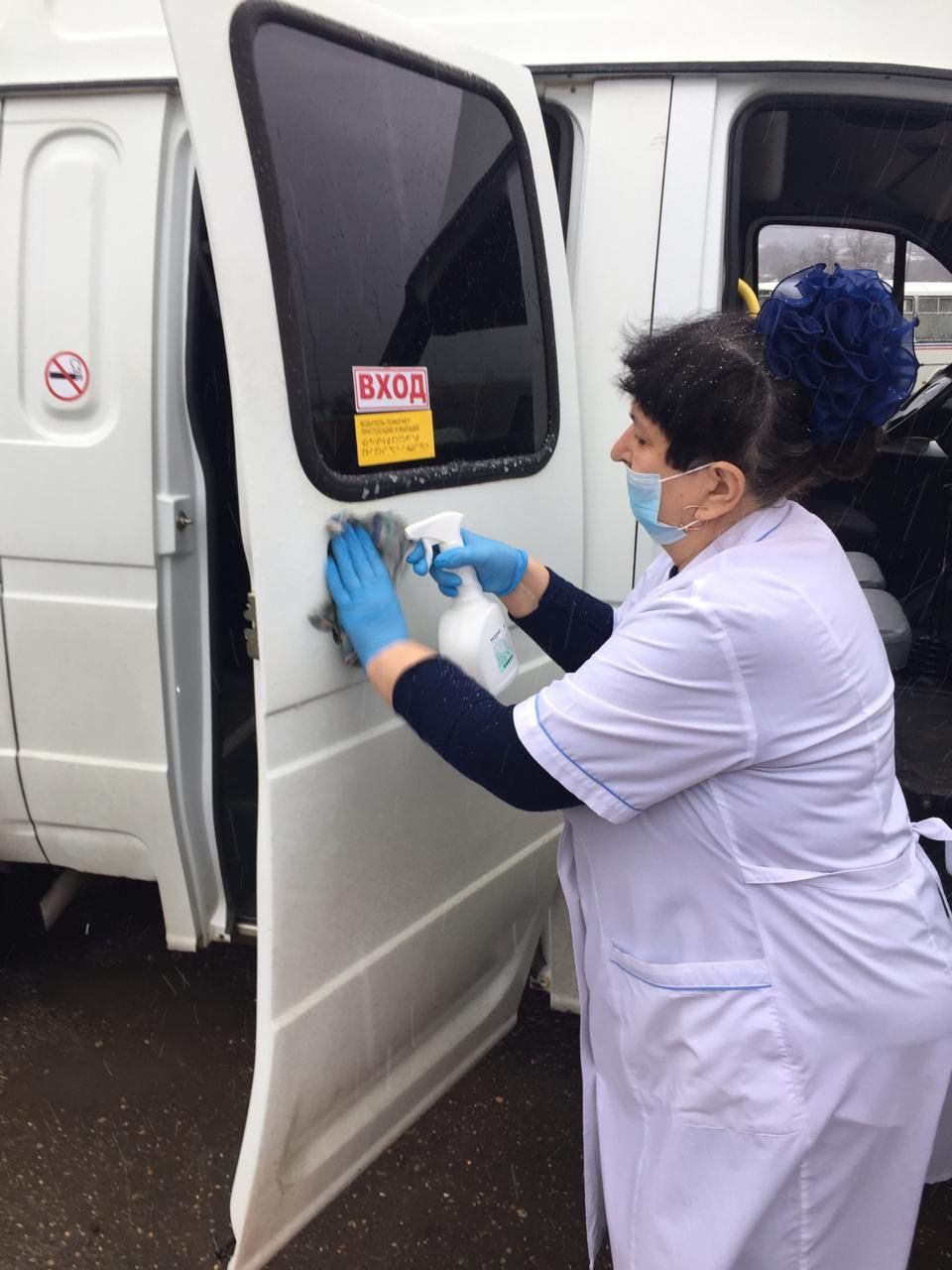 В Железноводске дезинфицируют общественный транспорт В Железноводске дезинфицируют общественный транспорт
