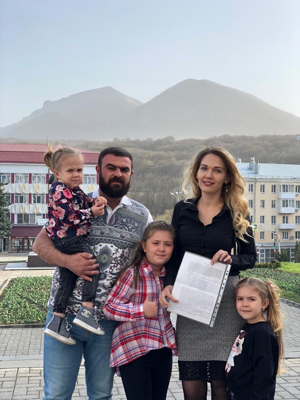 В Железноводске еще две семьи получили жилищные сертификаты