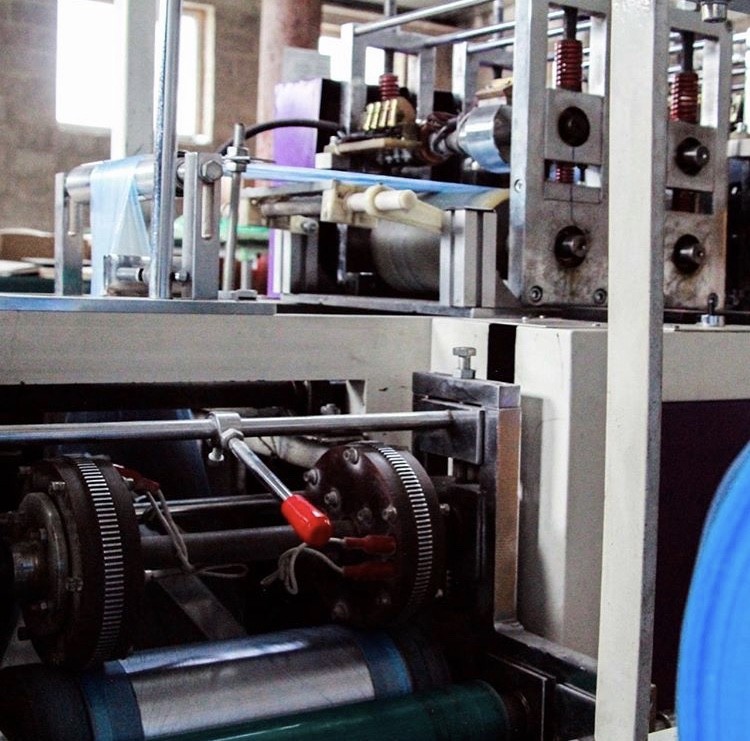 На Ставрополье пошивом многоразовых масок занимаются 14 организаций