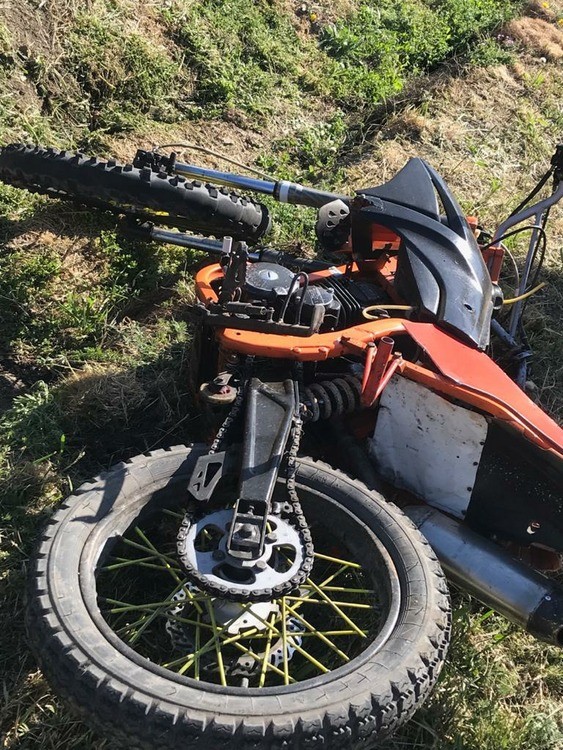 На Ставрополье на самодельном мотоцикле разбился молодой человек На Ставрополье на самодельном мотоцикле разбился молодой человек