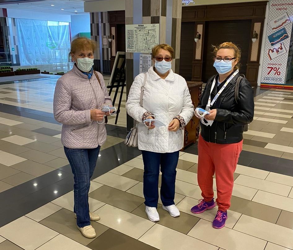 В Ставрополе волонтеры бесплатно раздают защитные маски В Ставрополе волонтеры бесплатно раздают защитные маски