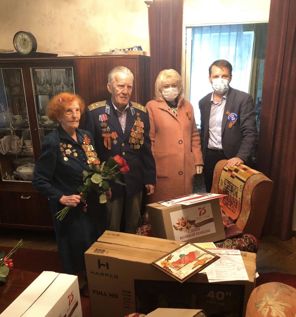 Более 900 ветеранов Ставрополья поучили подарки от губернатора