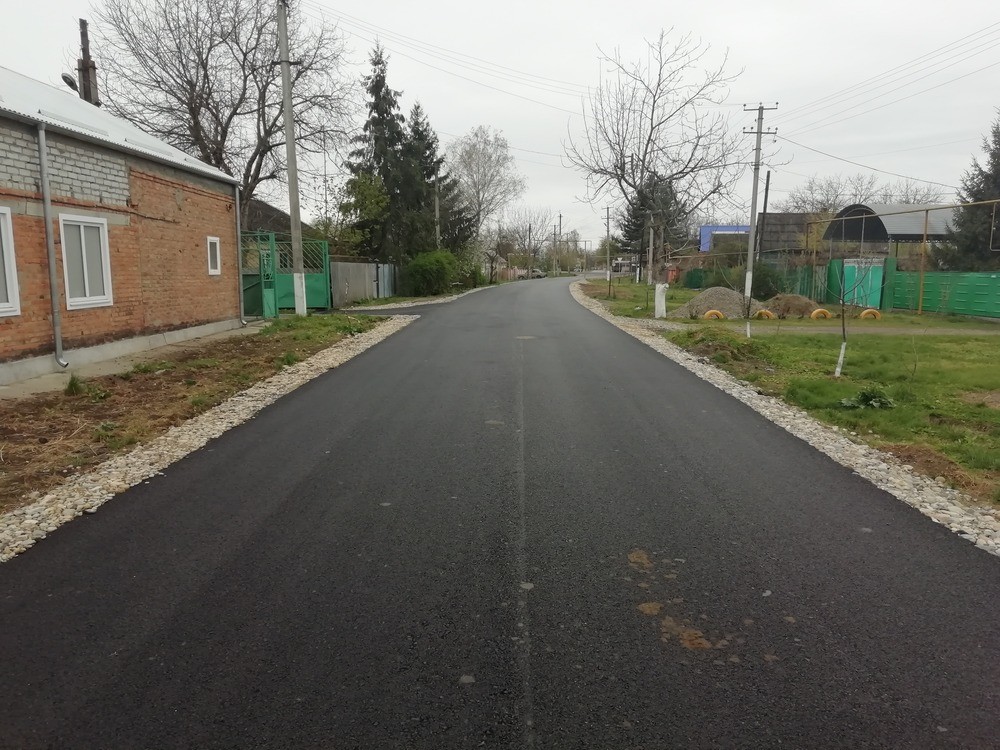 Погода поселок мирный ставропольский край. Улица Лесная Курск. Село дорожное.