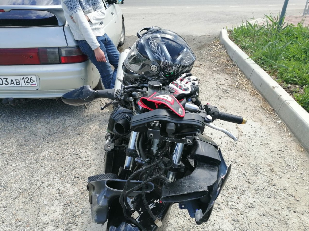В Невинномысске перевернулся неопытный водитель мотоцикла В Невинномысске перевернулся неопытный водитель мотоцикла