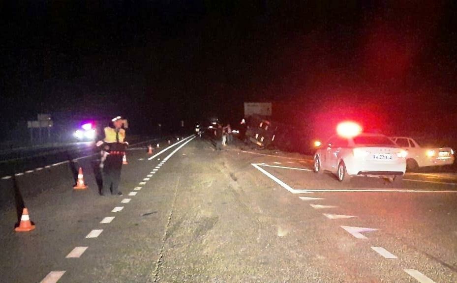 На Ставрополье в ДТП с грузовиком погибли два человека На Ставрополье в ДТП с грузовиком погибли два человека