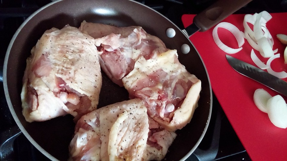 Антибиотики обнаружили в мясе бройлеров на Ставрополье Антибиотики обнаружили в мясе бройлеров на Ставрополье