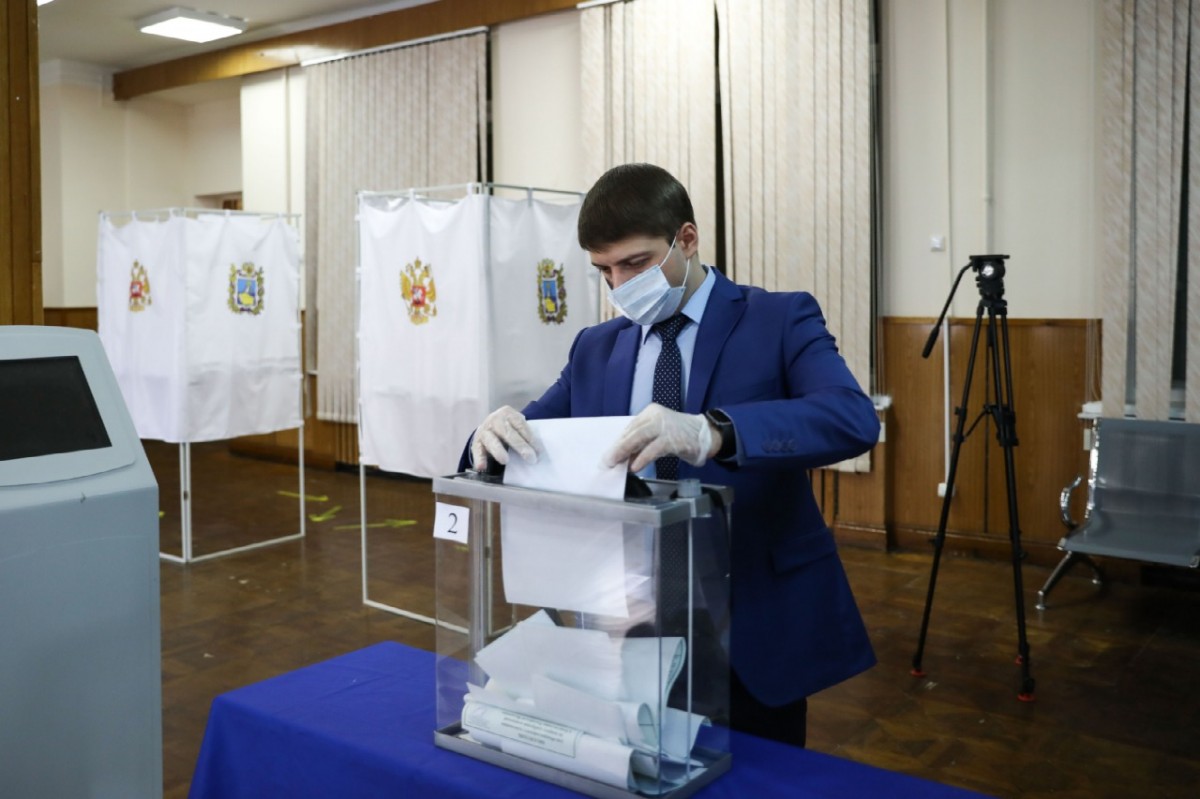 Ректор СКФУ принял участие в общероссийском голосовании Ректор СКФУ принял участие в общероссийском голосовании