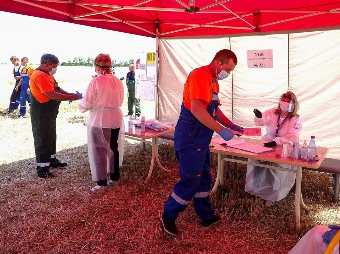 Аграрии Ставрополья голосуют в полях Аграрии Ставрополья голосуют в полях