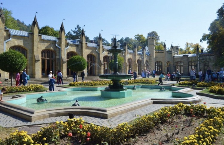 В Кисловодске открываются питьевые бюветы В Кисловодске открываются питьевые бюветы