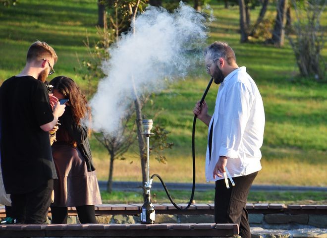 Госдума приравняла вейпы и кальяны к сигаретам Госдума приравняла вейпы и кальяны к сигаретам