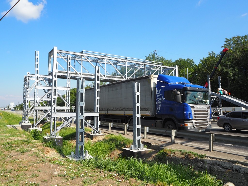 В Невинномысске достроили надземный переход В Невинномысске достроили надземный переход