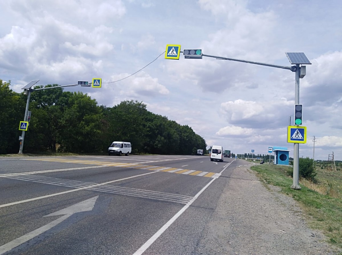 Два новых светофора появились на дороге от Ставрополя к аэропорту Два новых светофора появились на дороге от Ставрополя к аэропорту