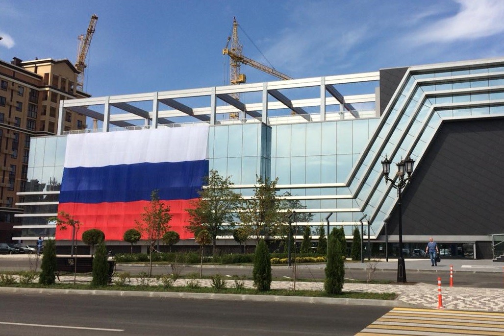 Самый большой триколор на Ставрополье появился в краевой столице Самый большой триколор на Ставрополье появился в краевой столице