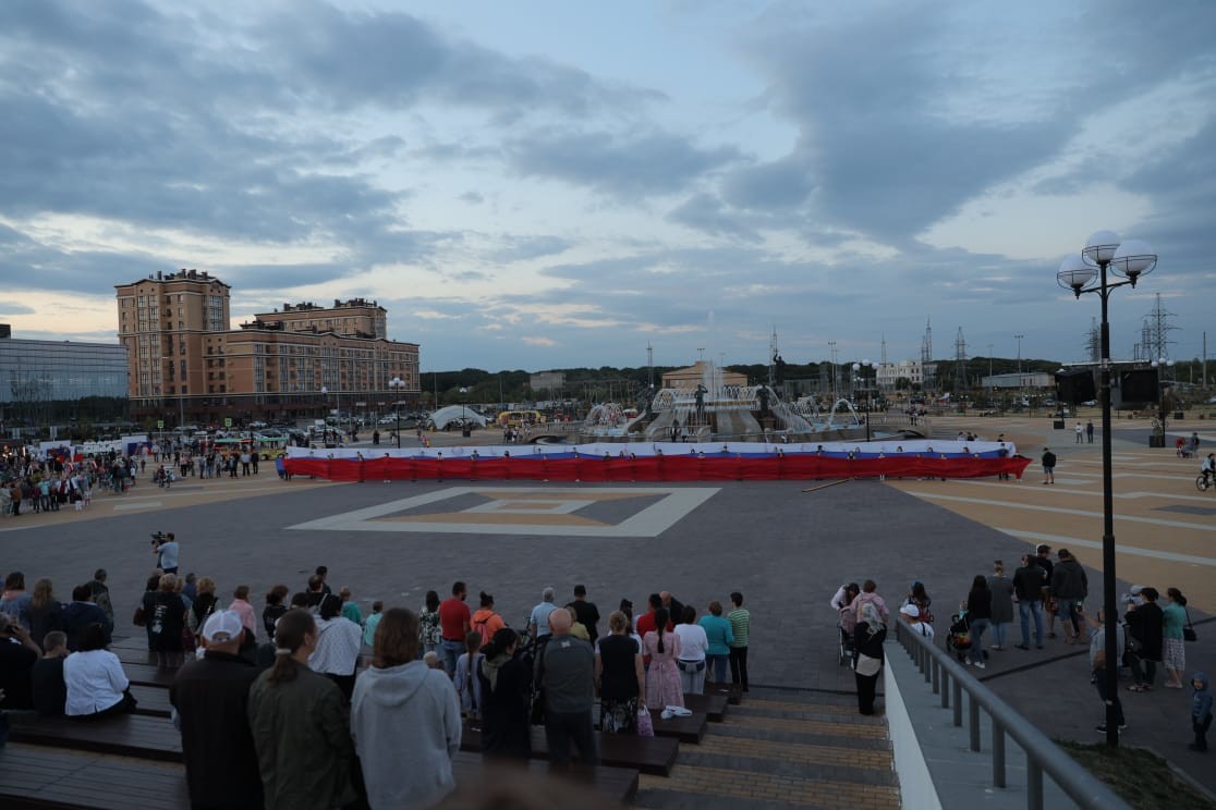 Ставрополь ярко отметил День государственного флага России Ставрополь ярко отметил День государственного флага России