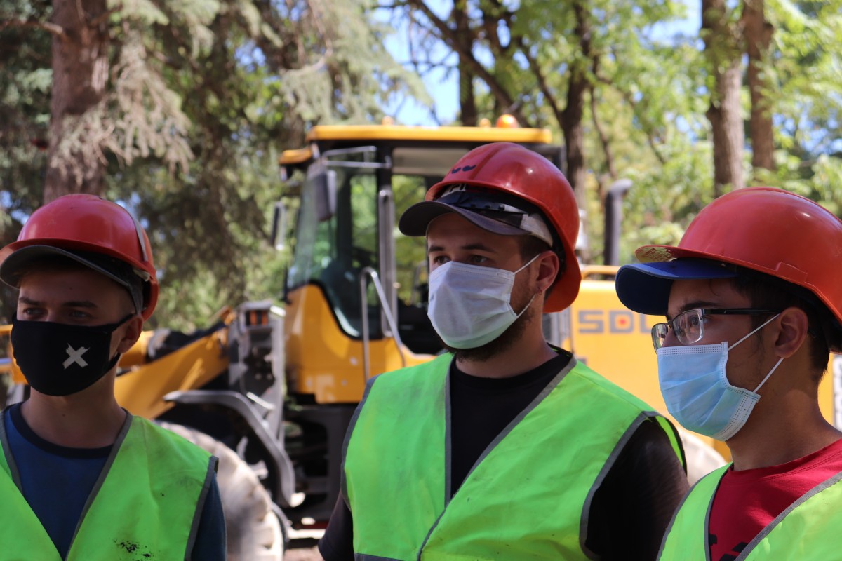 Ставропольские студенты работают на краевых стройках Ставропольские студенты работают на краевых стройках