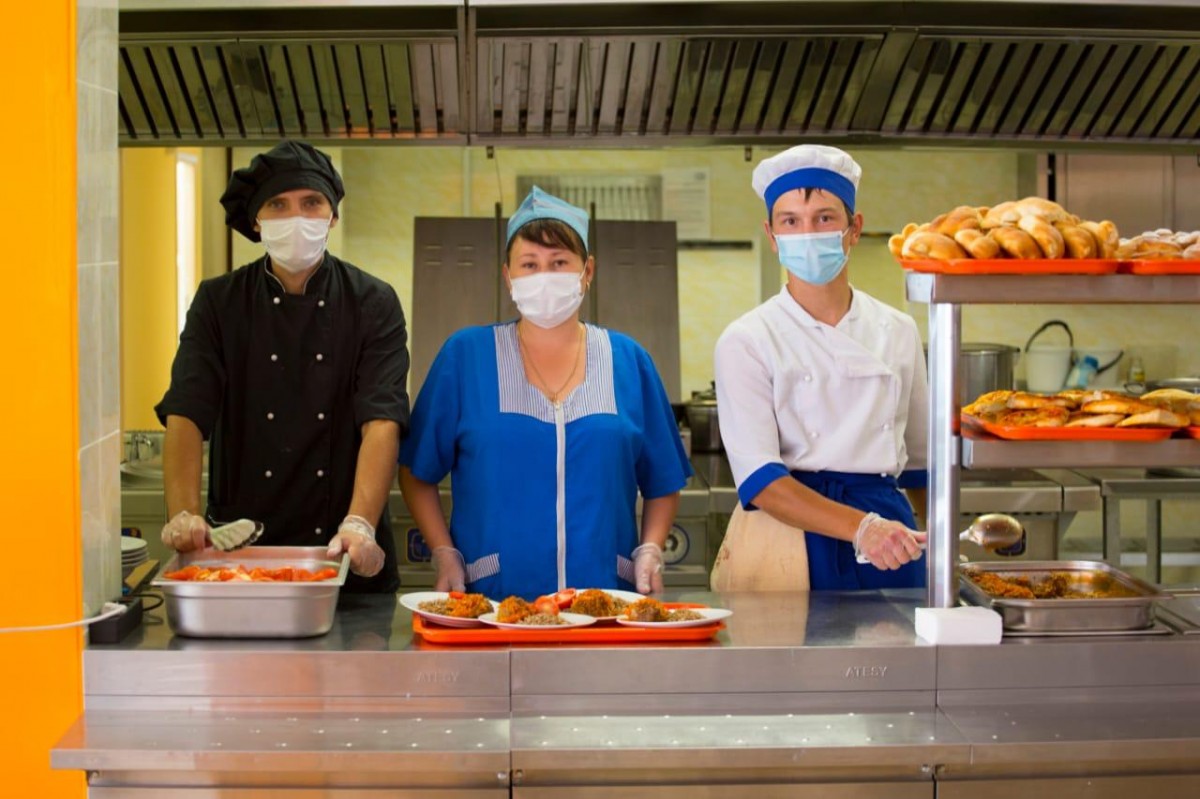 На Ставрополье младшеклассников начали кормить бесплатно На Ставрополье младшеклассников начали кормить бесплатно