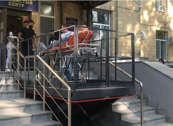 На Ставрополье в региональном сосудистом центре установили гидроподъемник