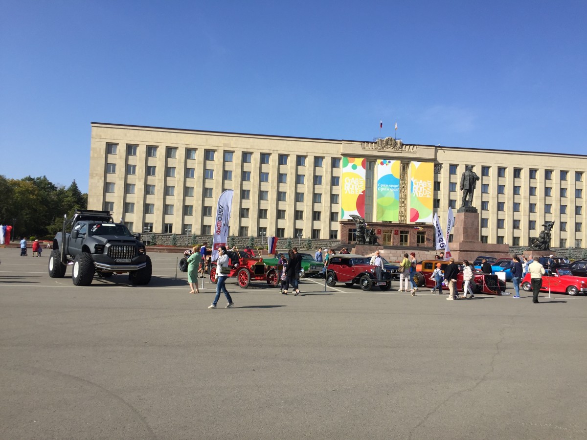 Площадь ленина ставрополь фото. Площадь Ленина Ставрополь. Ставрополь площадь Ленина 1. 1995 Ставрополь площадь Ленина. Площадь Ленина Ставрополь 2002 год.