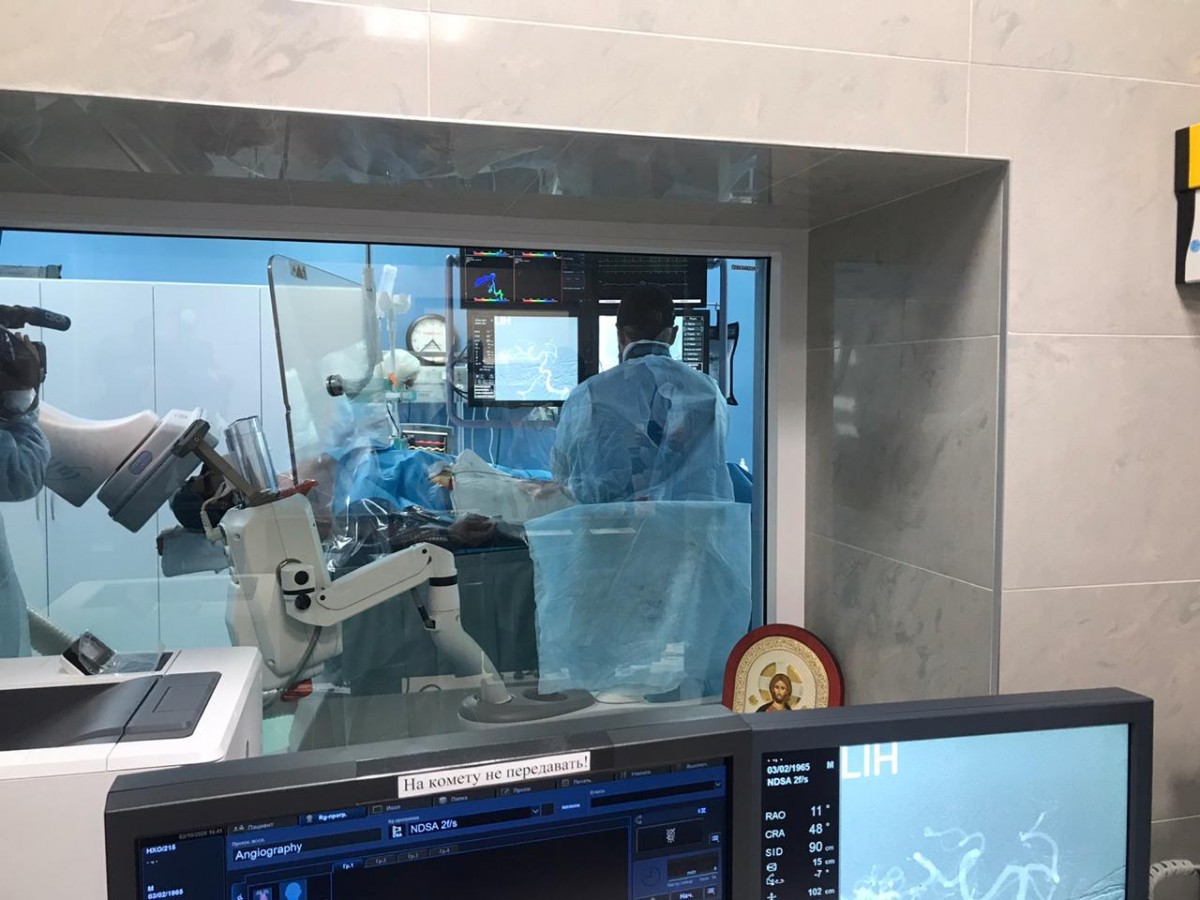 Ставропольские врачи провели две операции в прямом эфире