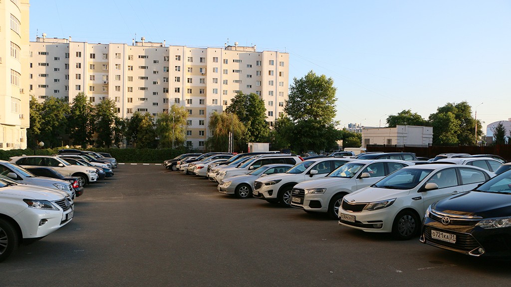 Как поделить место на парковке во дворе многоэтажки рассказали ставропольцам Как поделить место на парковке во дворе многоэтажки рассказали ставропольцам