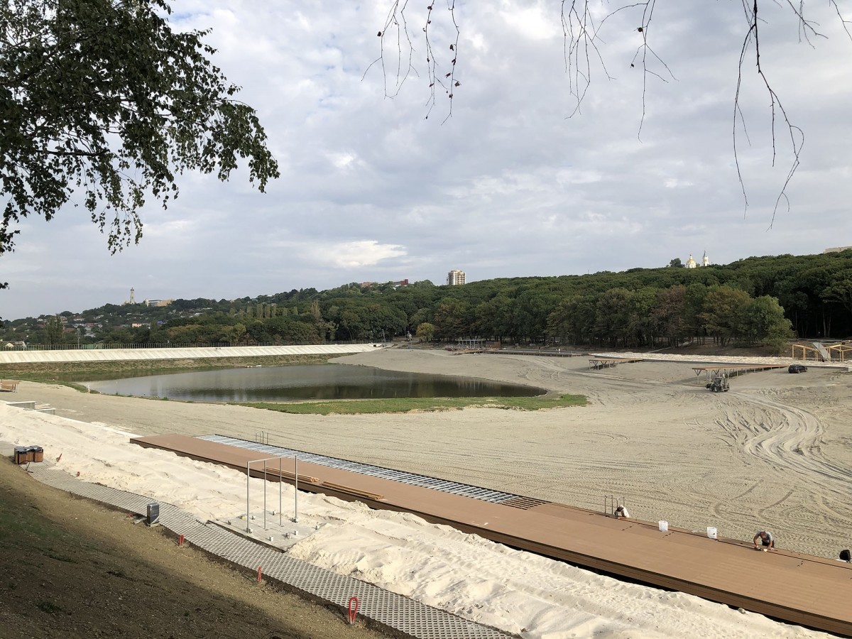 На газон вокруг Комсомольского озера в Ставрополе потратят 42 млн рублей