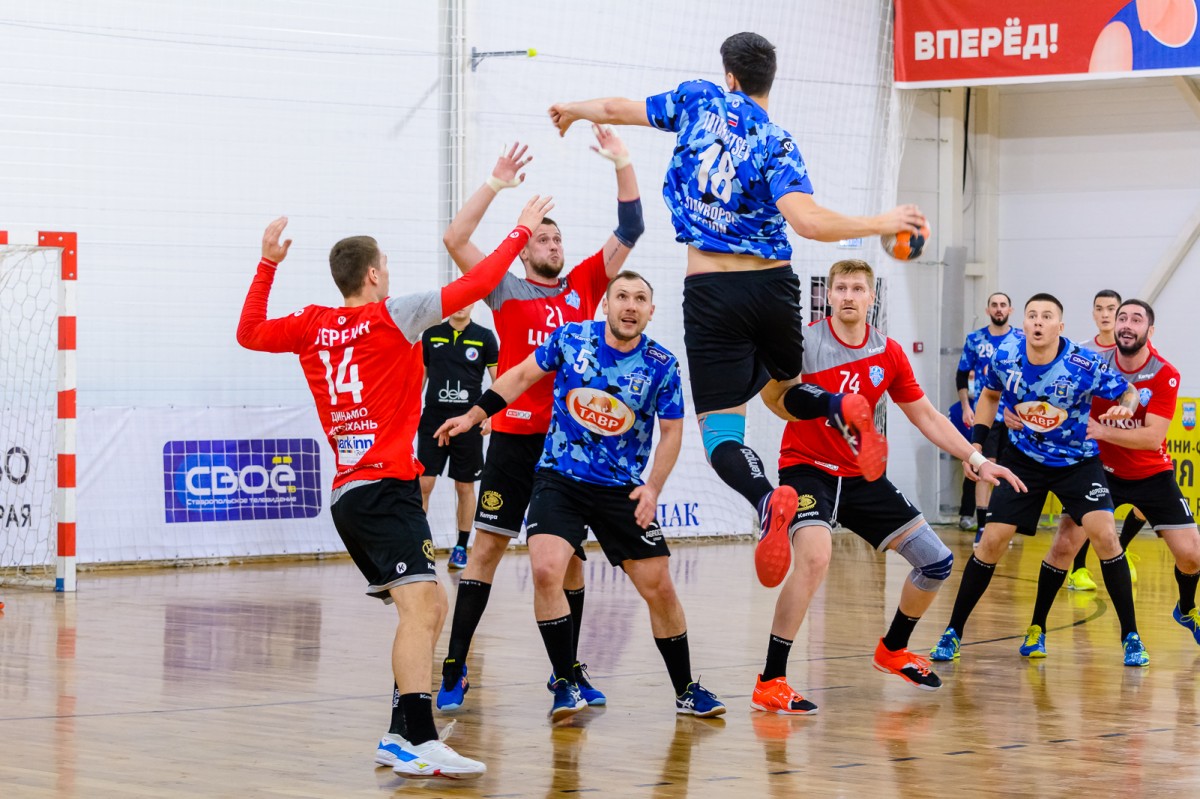 Ставропольские гандболисты сыграли вничью с астраханским "Динамо" Ставропольские гандболисты сыграли вничью с астраханским "Динамо"