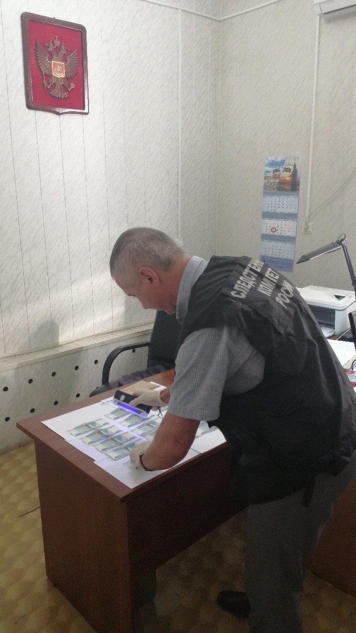 Экс-инспектора ГИБДД задержали при получении взятки на Ставрополье Экс-инспектора ГИБДД задержали при получении взятки на Ставрополье