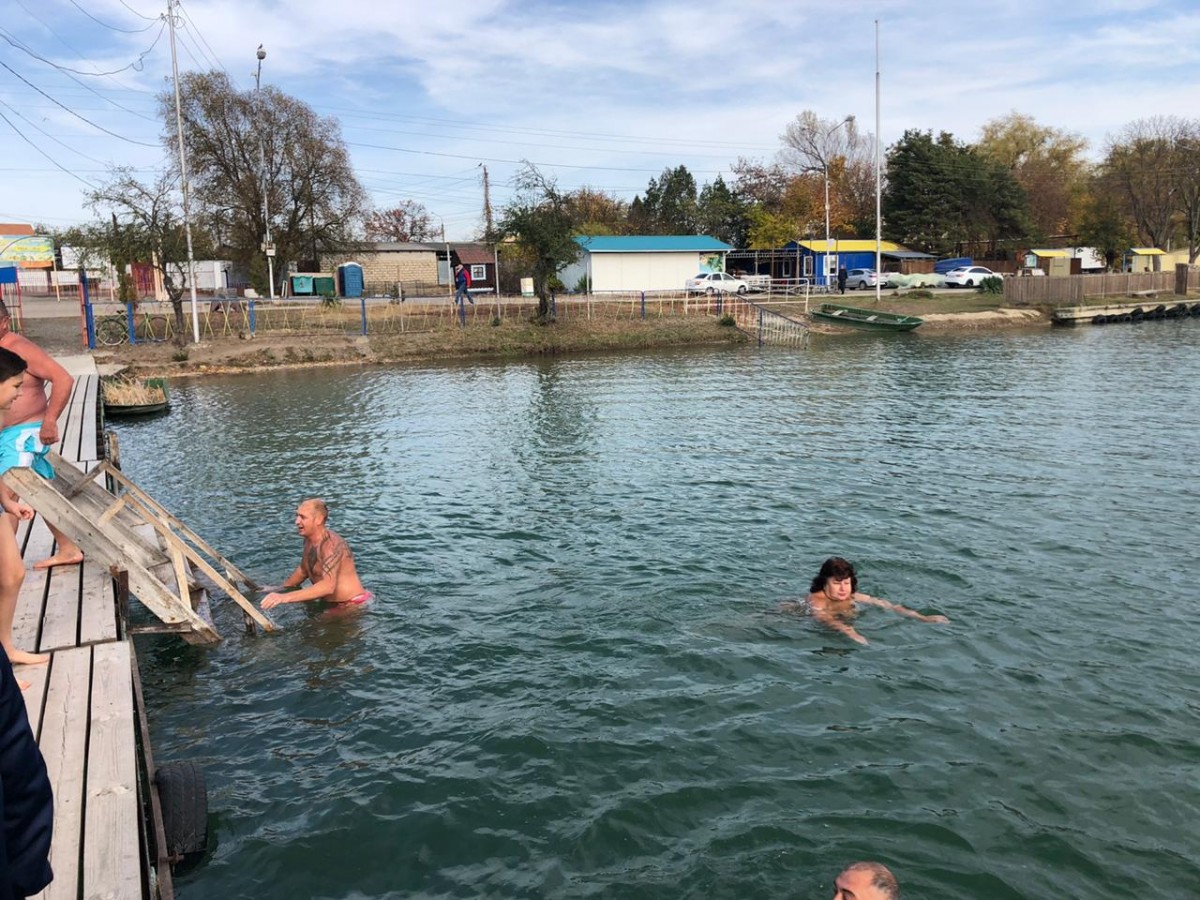 Праздничный заплыв «моржей» состоялся на Ставрополье Праздничный заплыв «моржей» состоялся на Ставрополье