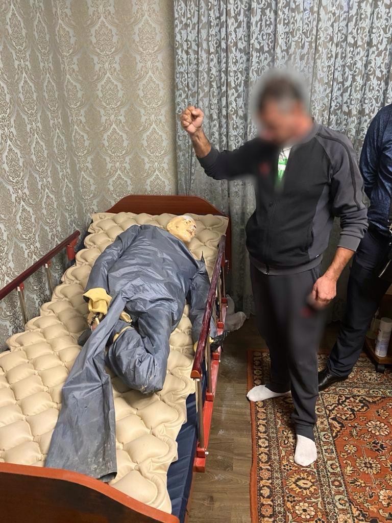 В Ессентуках пьяный мужчина до смерти избил свою мать В Ессентуках пьяный мужчина до смерти избил свою мать