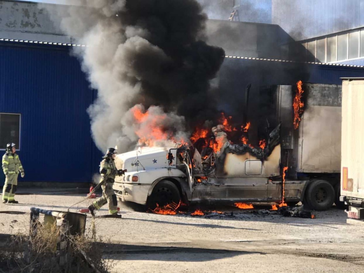 В Ставрополе на ул. Заводской загорелся автомобиль