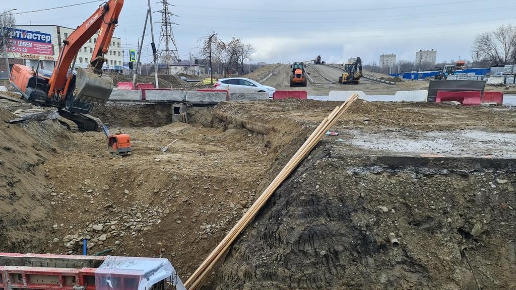 Улицу Гагарина в Невинномысске перекрыли до 25 декабря из-за ремонта путепровода