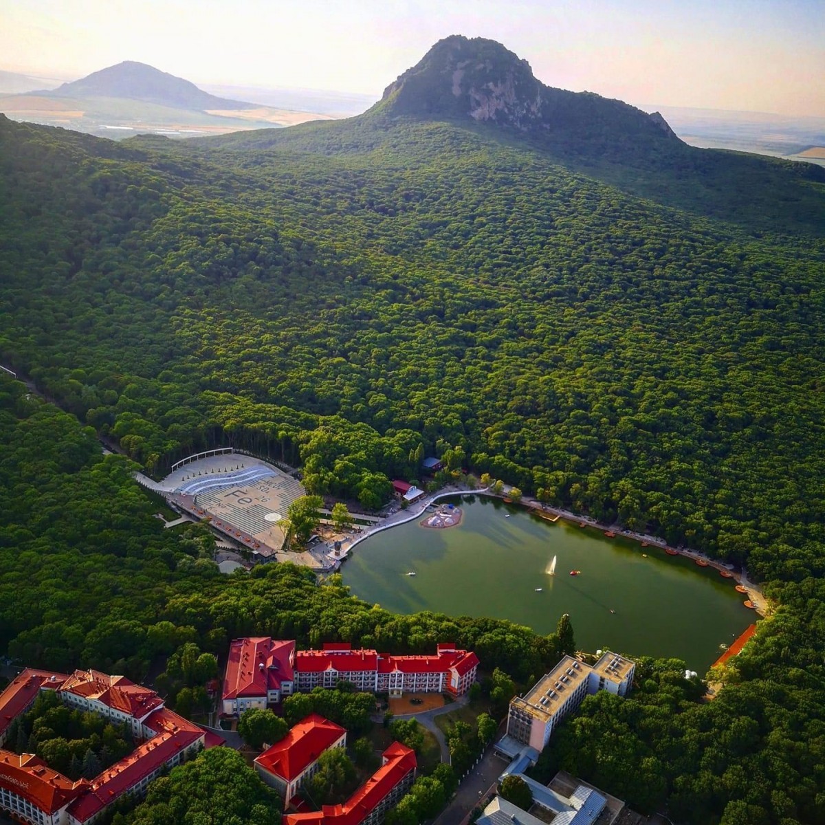 Более тысячи деревьев высадят в Железноводске Более тысячи деревьев высадят в Железноводске