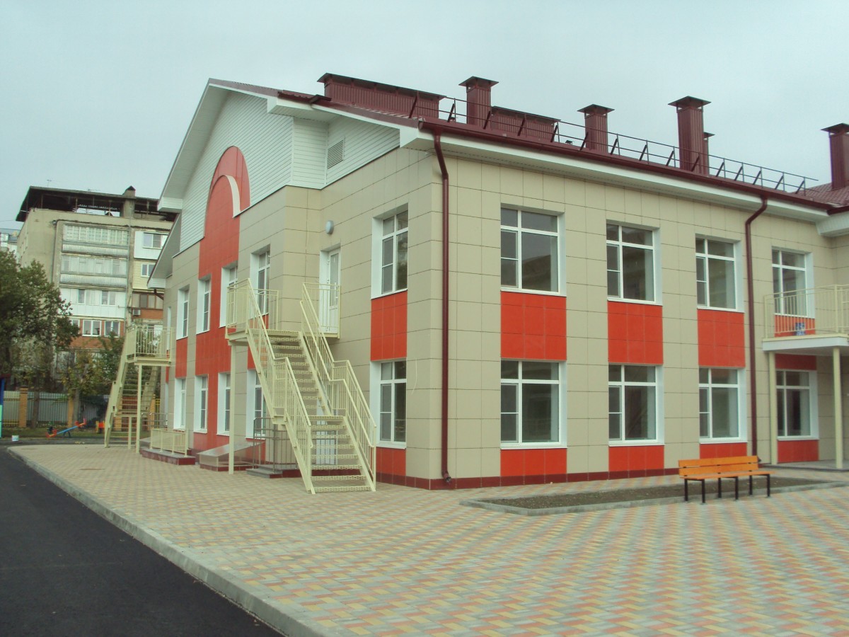 Детсад с бассейном за 240 млн рублей построили в Ессентуках