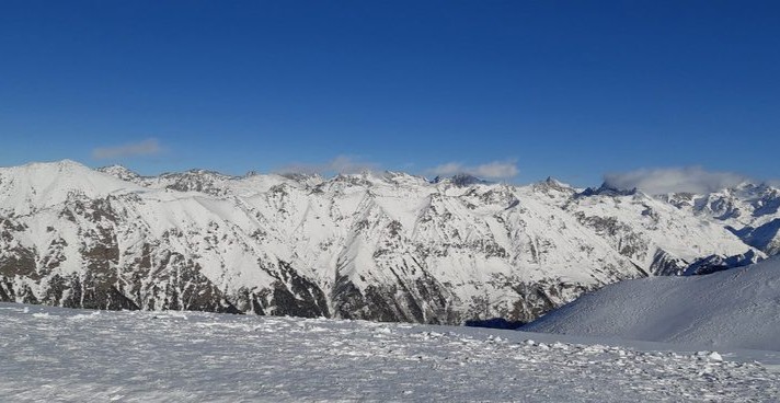 За спасение детей во время схода лавины в Домбае наградят инструкторов За спасение детей во время схода лавины в Домбае наградят инструкторов
