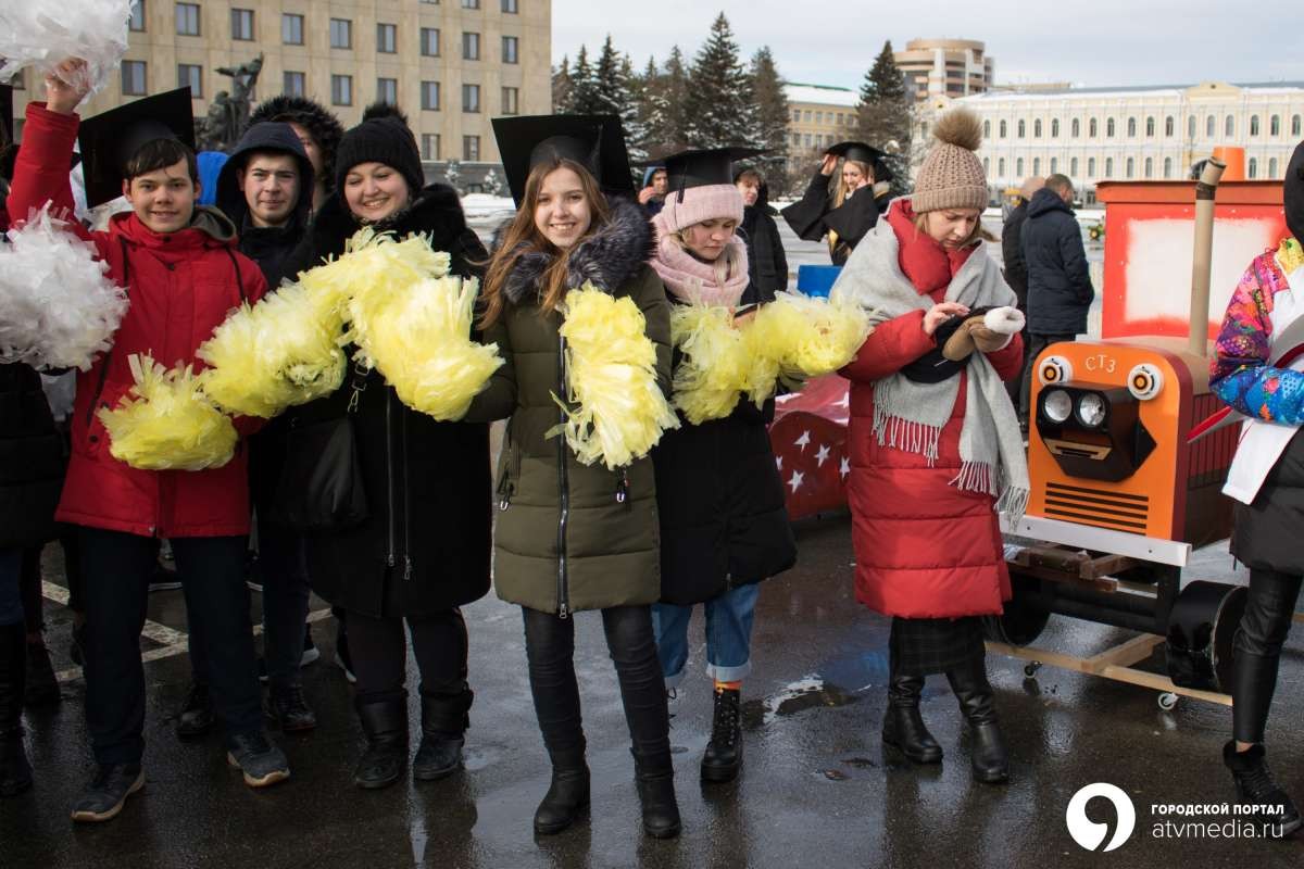 Жители ставрополя. 25 Января гуляния. 25.01 Праздник. 25 Января 2014 гуляния студентов. Студенческие гуляния Татьянин день классическая живопись.