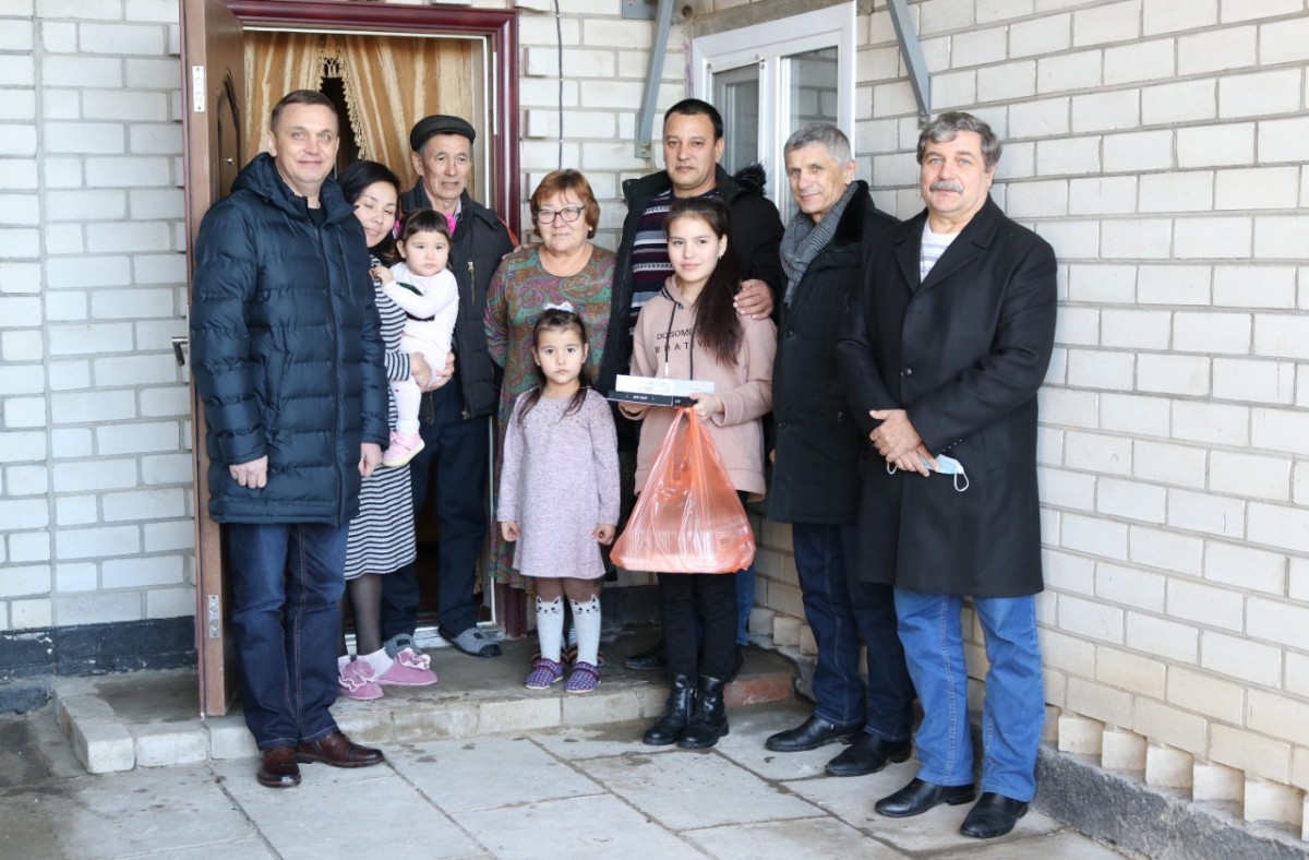 Детям из малообеспеченных семей Ставрополья подарили планшеты и ноутбуки