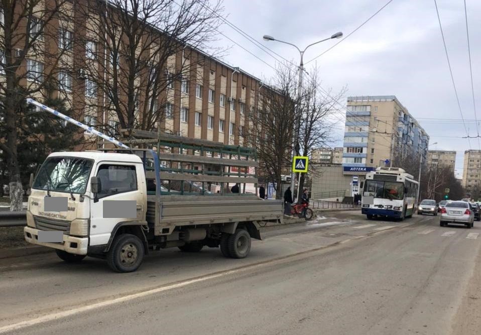 В Ставрополе в ДТП на пешеходном переходе пострадал ребенок В Ставрополе в ДТП на пешеходном переходе пострадал ребенок