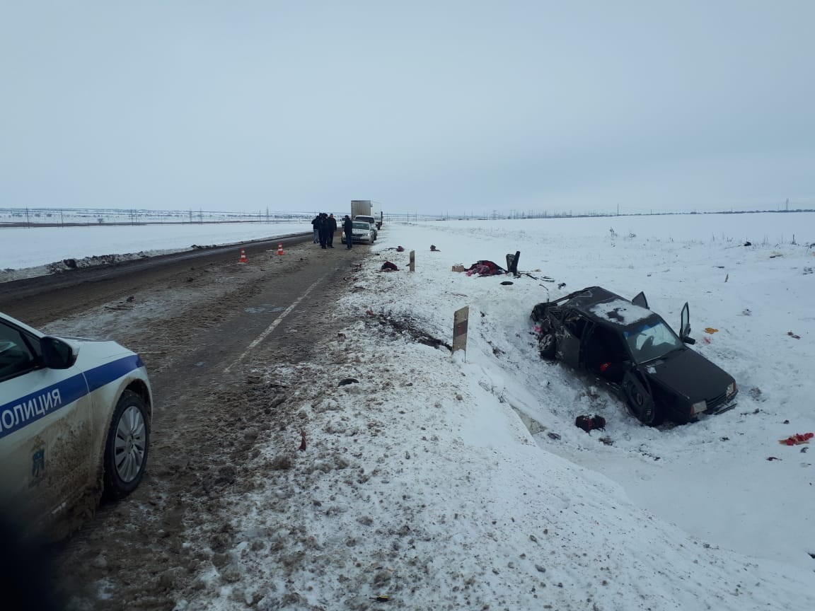 Два человека погибли в ДТП с грузовиком на Ставрополье Два человека погибли в ДТП с грузовиком на Ставрополье