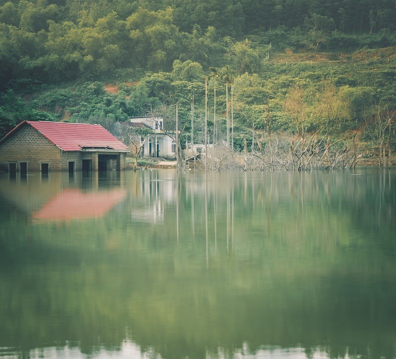 За год на борьбу с паводками на Ставрополье направили более 1,1 млрд рублей За год на борьбу с паводками на Ставрополье направили более 1,1 млрд рублей
