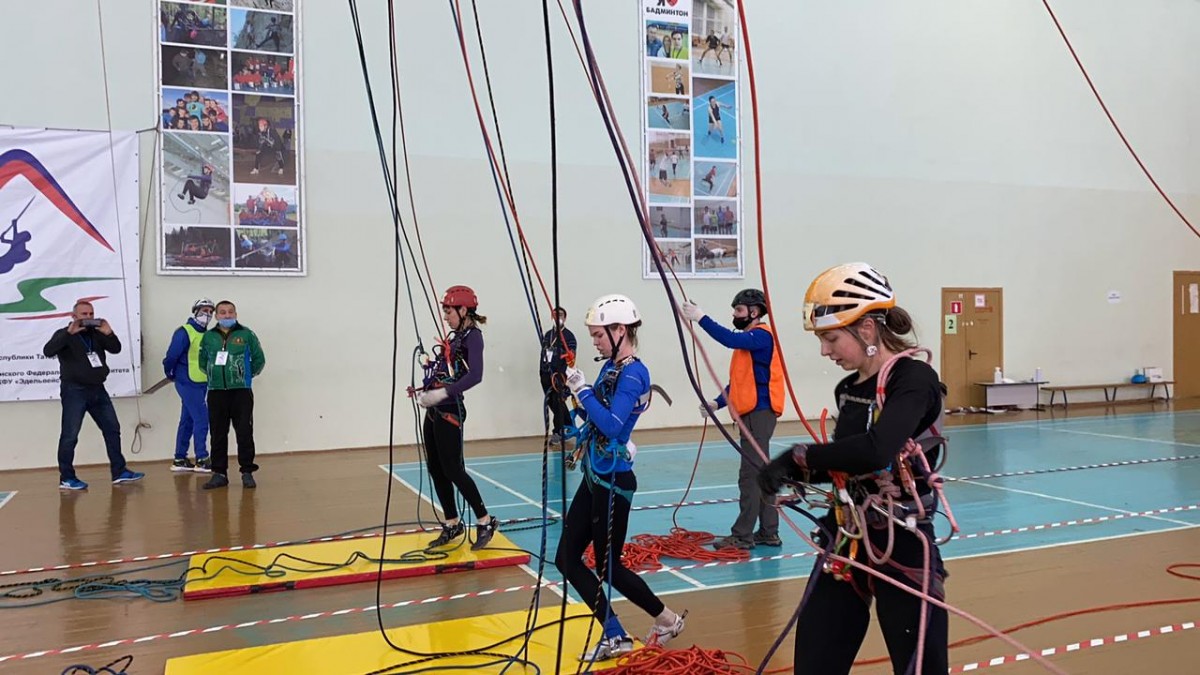 Россыпь медалей привезли ставропольцы с соревнований по спортивному туризму