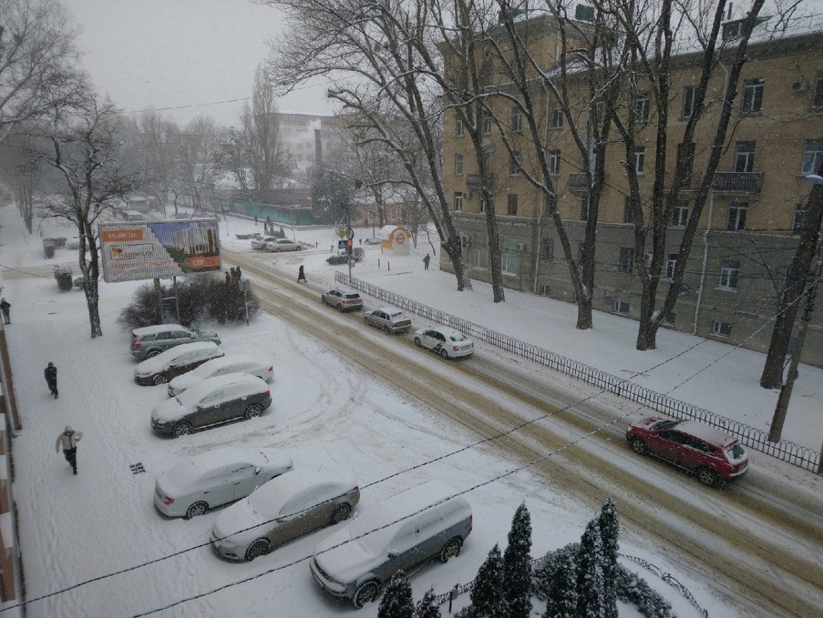 Точная погода в ставрополе. Снегопад в Ставрополе. Снег в Ставрополе сейчас. Снежный Ставрополь. Первый снег в Ставрополе.