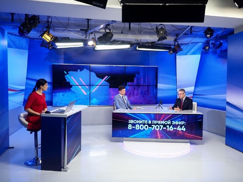 Губернатор Ставрополья провел с жителями «Прямую линию» Губернатор Ставрополья провел с жителями «Прямую линию»
