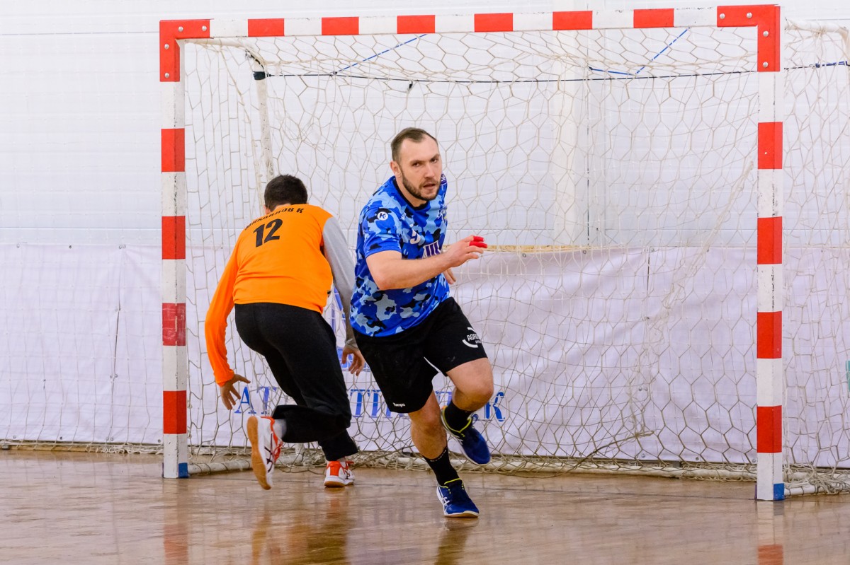 Ставропольские гандболисты одержали четвертую победу подряд Ставропольские гандболисты одержали четвертую победу подряд