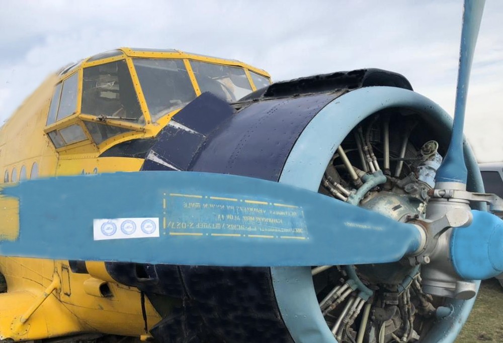 На Ставрополье приставы арестовали самолёт из-за долга в 450 тысяч рублей На Ставрополье приставы арестовали самолёт из-за долга в 450 тысяч рублей