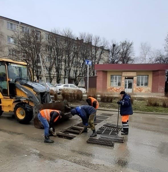 В Ставрополе ливневки готовят к таянию снега и предстоящим дождям В Ставрополе ливневки готовят к таянию снега и предстоящим дождям